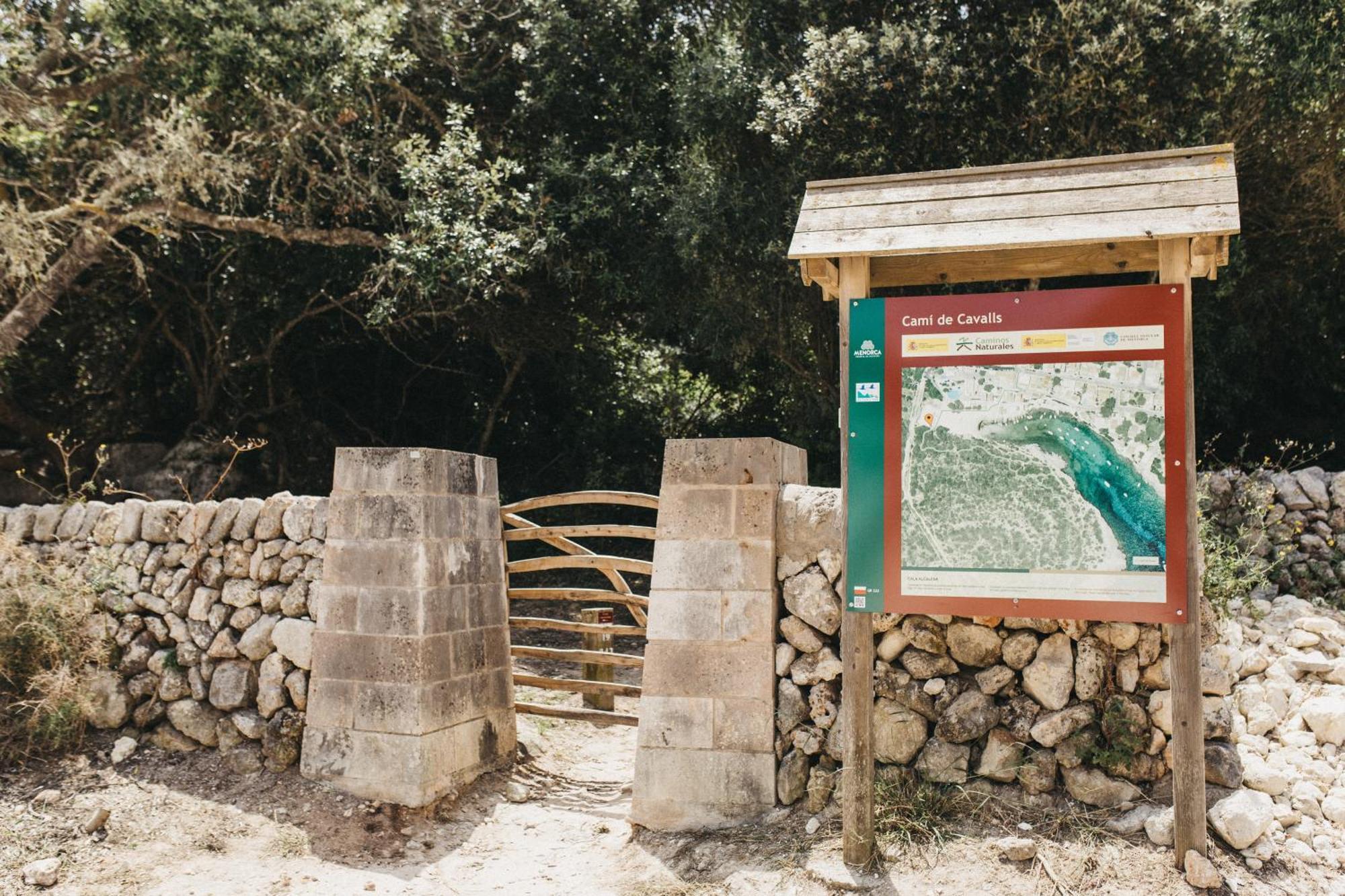 Hostal Xuroy Cala Alcaufar Dış mekan fotoğraf