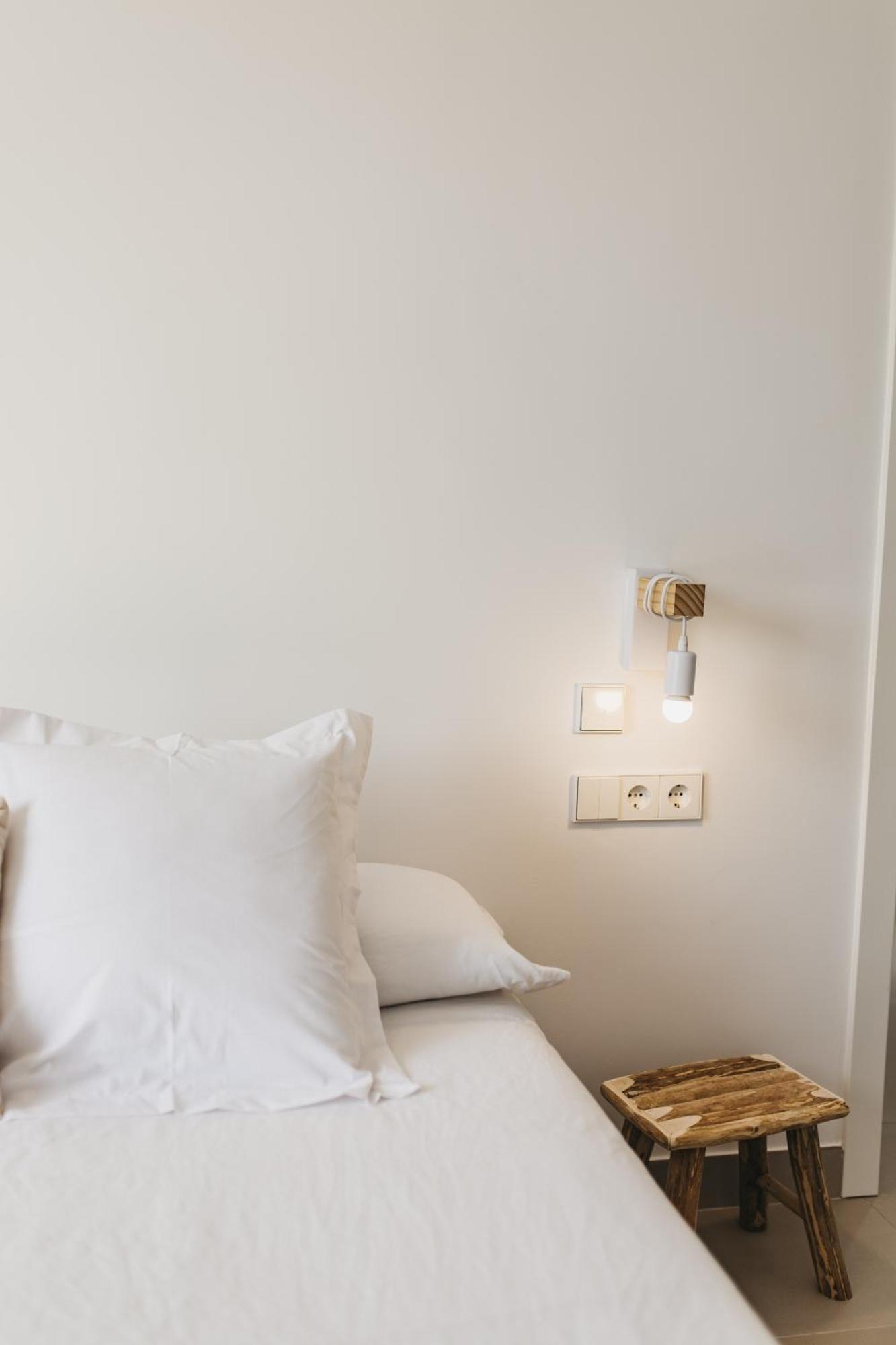 Hostal Xuroy Cala Alcaufar Dış mekan fotoğraf