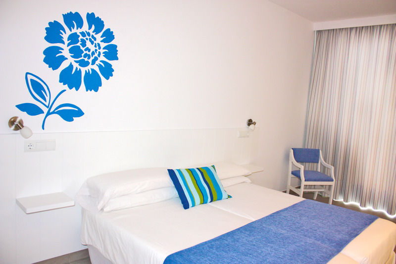 Hostal Xuroy Cala Alcaufar Dış mekan fotoğraf