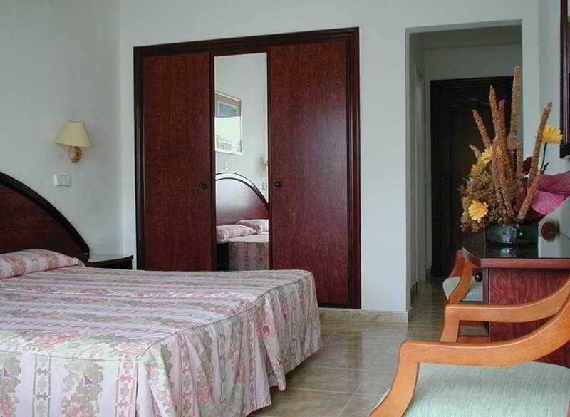 Hostal Xuroy Cala Alcaufar Dış mekan fotoğraf